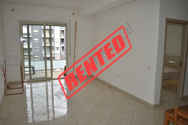 Apartament 1+1 me qira&nbsp;ne rrugen Bedri Karapici&nbsp;tek Kompleksi Tirana Golden Park ne Tirane